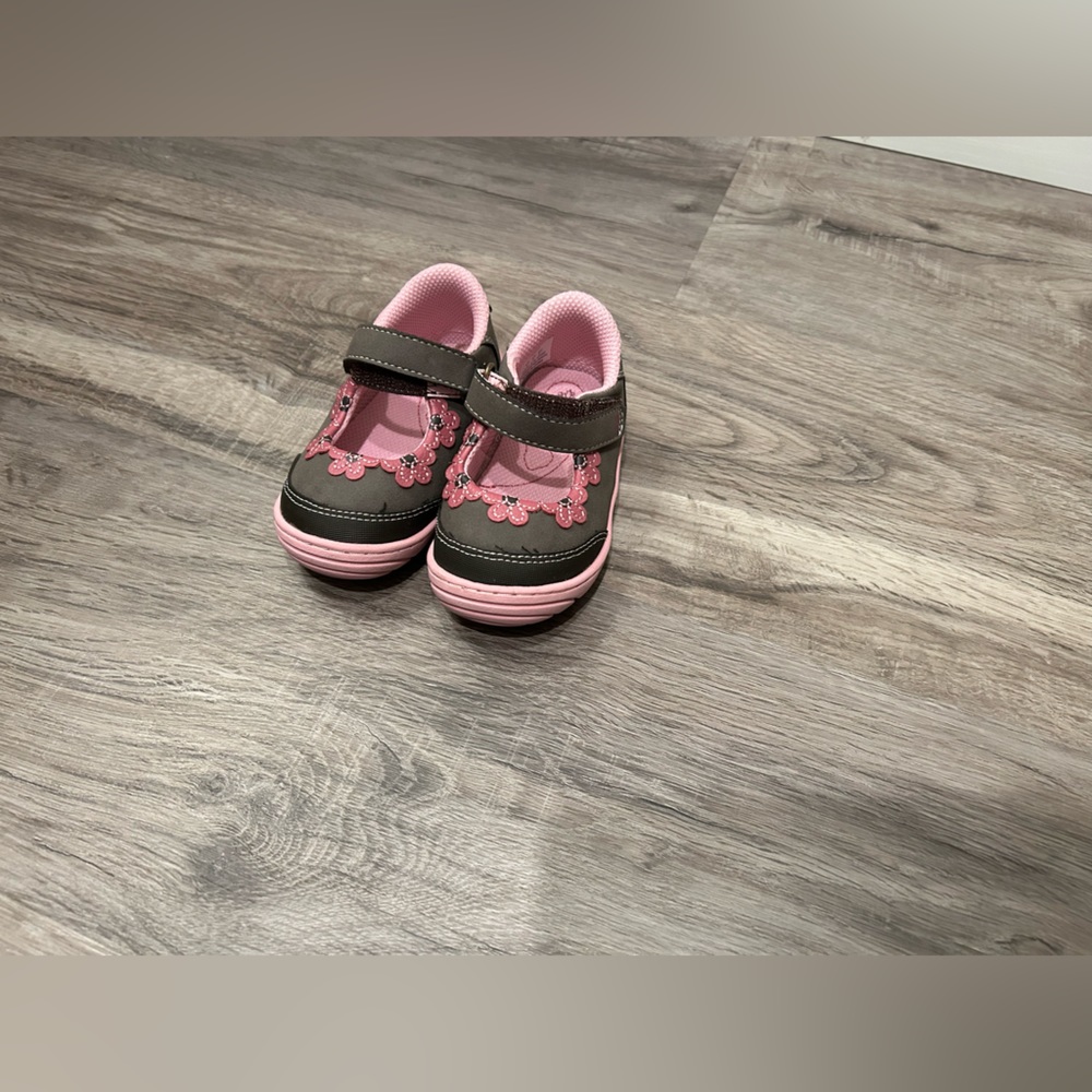Surprise stride rite shoes size 5